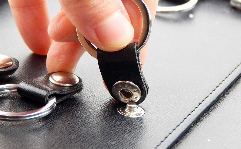 Slim Compact Key Holder - Stylish & Practical Pocket Key Organizer